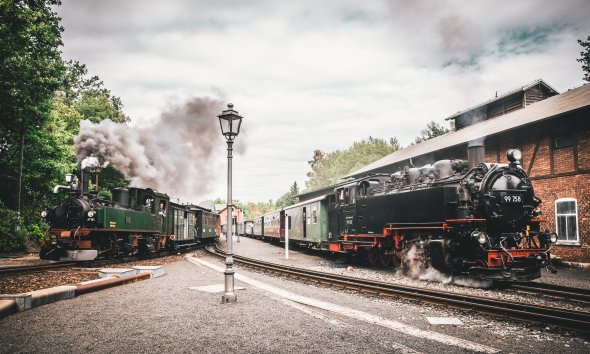 Philipp Herfort Photography Doppelausfahrt am Bahnhof Bertsdorf